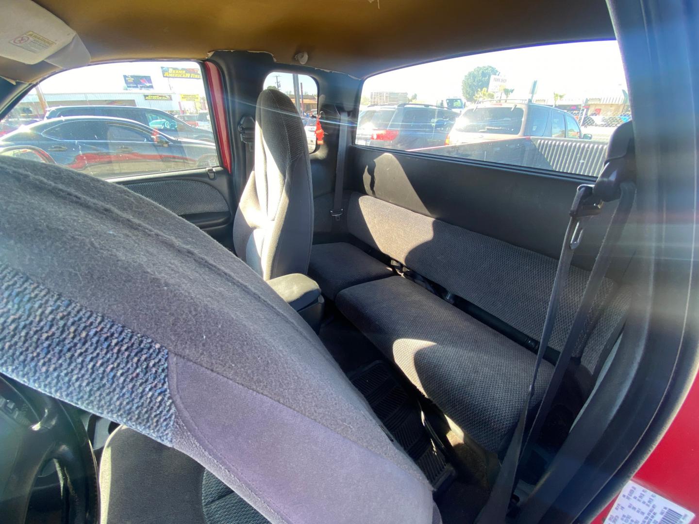 1999 Dodge Dakota Club Cab 2WD (1B7GL22Y0XS) with an 5.2L V8 OHV 16V engine, located at 44356 Date Ave., Lancaster, CA, 93534, (661) 945-6555, 34.688919, -118.139374 - Photo#5